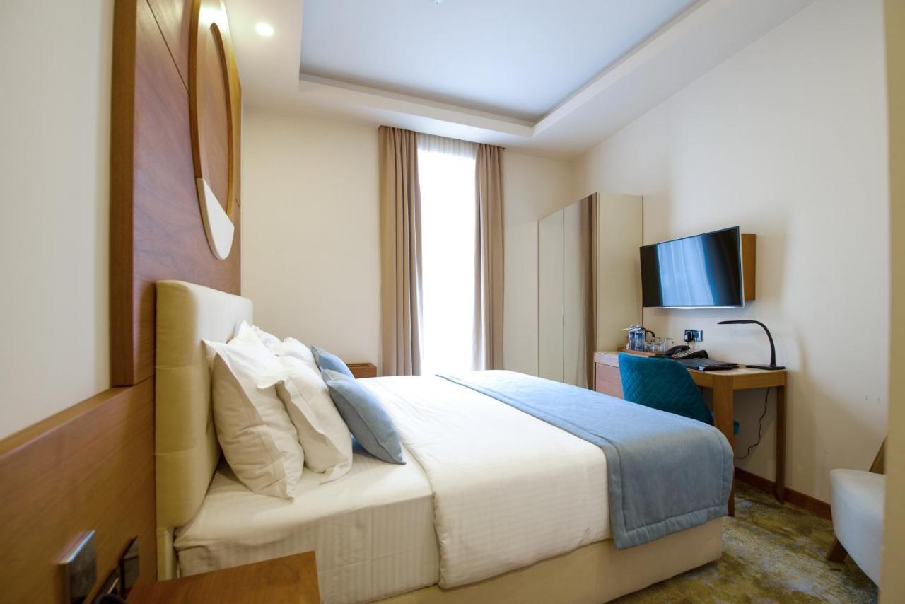 Savoy 4*